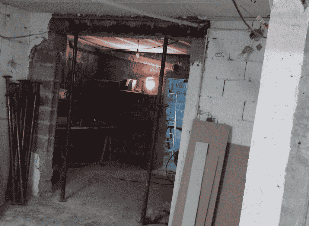 Début des travaux d'aménagement d'un espace bien-être sur mesure par LMA Construction en Vendée.